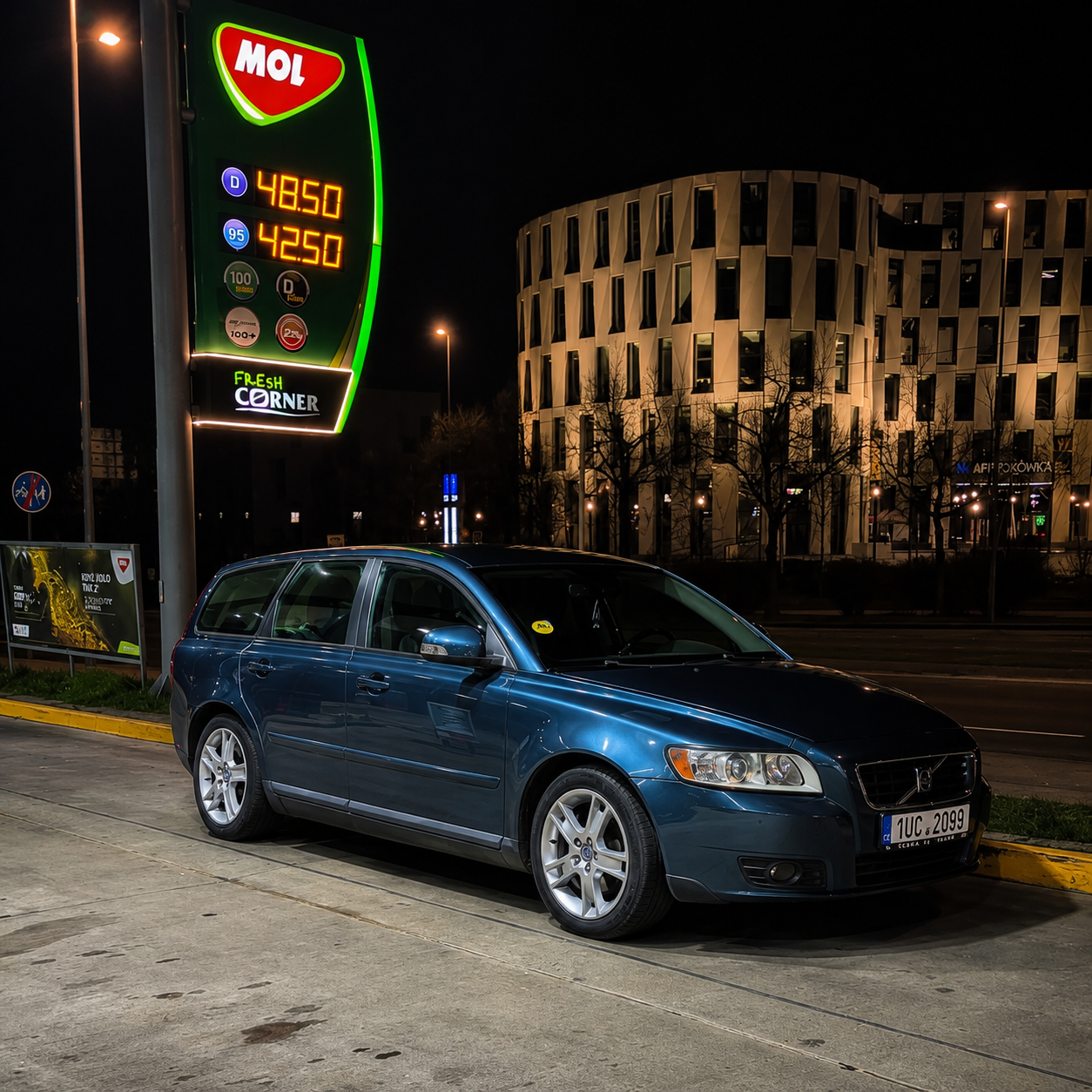 Volvo V50 3 800 Kč/týden